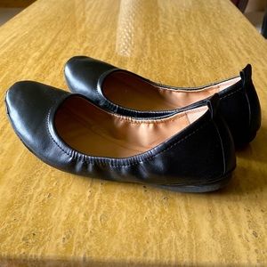 Universal thread Scrunch ballerina flats Size 9 Wide